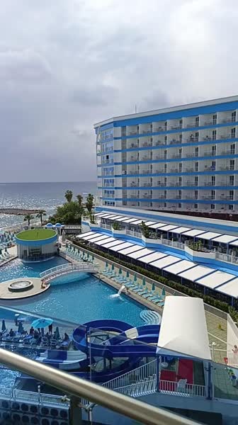 Видео из отеля Azura Deluxe Resort & Spa Hotel 5*