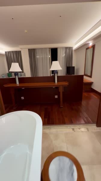 Видео из отеля Swissotel Sanya Yalong Bay 5*