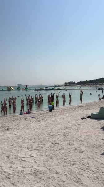 Hotel videos Rove Al Marjan Island 4*