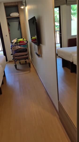 Hotel videos Ibis Phuket Patong 3*